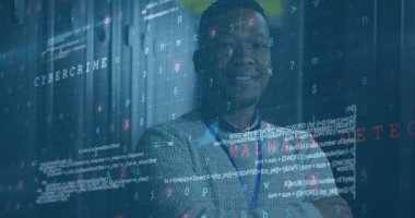 Afro-Amerikan erkek sunucu oda çalışanının veri işleme görüntüsü. Bulut hesaplama konsepti dijital olarak oluşturulmuş resim.