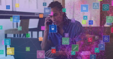 Akıllı telefon kullanan iki ırklı iş adamından oluşan bir ağ görüntüsü. Küresel iş, finans ve dijital arayüz kavramı dijital olarak oluşturulmuş görüntü.