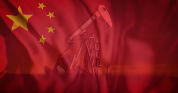 Κινούμενη Σημαία Της Κίνας Πάνω Από Άντλησης Πετρελαίου Derrick Κινέζικα — Αρχείο Βίντεο