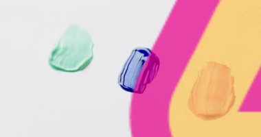 Renkli boya izleri üzerine% 20 oranında portakallı yazı indirimi. Perakende, çevrimiçi alışveriş, diy, dijital arayüz, bağlantı ve iletişim, dijital olarak oluşturulmuş video.