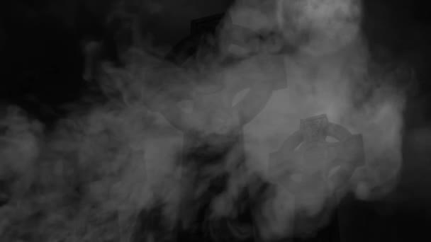 烟云在墓地和月亮上的动画 传统和庆祝概念数字制作的录像 — 图库视频影像