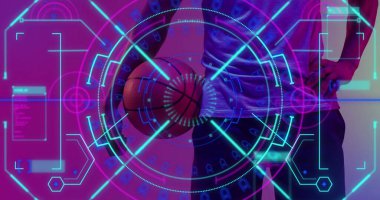 Afro-Amerikan basketbol oyuncusunun istatistik ve veri işleme görüntüsü. 