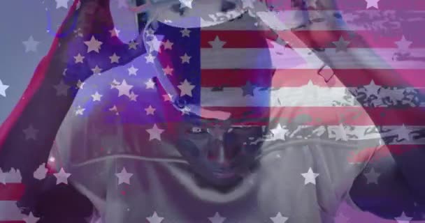 Animatie Van Afro Amerikaanse Amerikaanse Voetballer Vlag Van Amerikaans Patriottisme — Stockvideo
