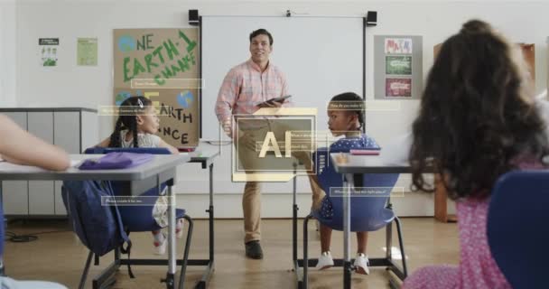 多様な児童 男性教師に対する放映テキストとデータのアニメーション グローバル人工知能 コンピューティング データ処理コンセプトデジタル生成ビデオ — ストック動画