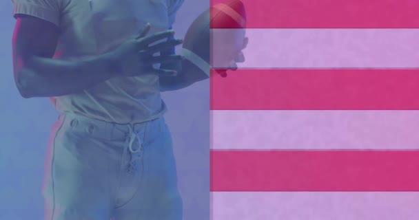 Анимация Африканского Американского Футболиста Мячом Флагом Сша Американский Патриотизм Спорт — стоковое видео