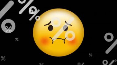 Siyah arka planda yüzde yüz utanmış emoji ikonu animasyonu. Sosyal medya, dijital arayüz, iletişim ve bağlantı konsepti dijital olarak oluşturulmuş video.