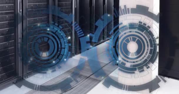 Animation Von Zwei Blauen Kreisscannern Die Über Den Serverraum Arbeiten — Stockvideo