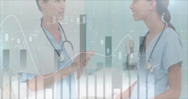 为不同的女医生提供财务数据处理的动力 全球医学 计算机和数字接口概念数字生成视频 — 图库视频影像