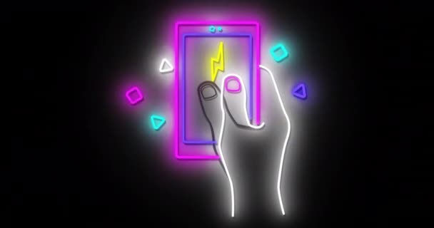 用手持式数字游戏在霓虹灯手上抚摩彩色光束的动画 休闲和通信 数字视频 — 图库视频影像