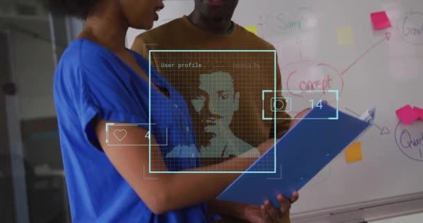 Animacja Zdjęć Biometrycznych Przetwarzanie Danych Nad Różnymi Biznesmenami Biurze Globalne — Wideo stockowe