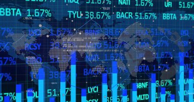 Finansal veri işleme görüntüsü ve karanlık arka planda dünya haritası. Küresel iş, finans ve veri işleme kavramı dijital olarak oluşturulmuş görüntü.