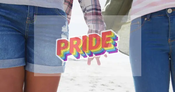 Bild Des Regenbogenstolzes Über Der Mitte Eines Lesbischen Paares Das — Stockfoto