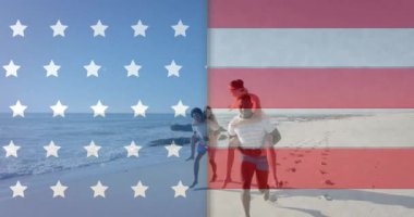 Amerika bayrağının yaz aylarında sahildeki çeşitli mutlu arkadaşlara karşı animasyonu. Amerikan vatanseverliği, çeşitlilik ve tatil konsepti dijital olarak oluşturulmuş video.