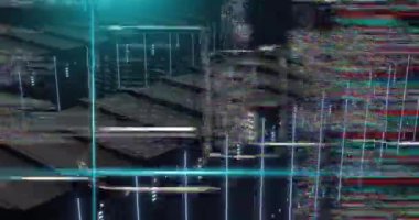 Koyu bilgisayar sunucu odasında çalışan mavi tarayıcı ışınlarının ve metin veri dosyalarının animasyonu. Bağlantı, veri, işleme, iş, dijital arayüz ve iletişim, dijital olarak oluşturulmuş video.