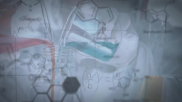 Анимация Обработки Научных Данных Над Лабораторными Стаканами Глобальная Наука Связи — стоковое видео