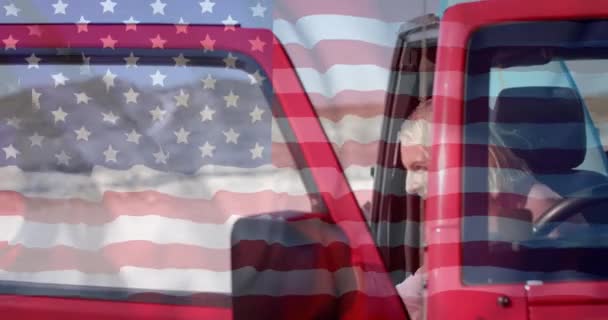Animáció Zászló Usa Felett Boldog Kaukázusi Autóval Strandon Amerikai Patriotizmus — Stock videók