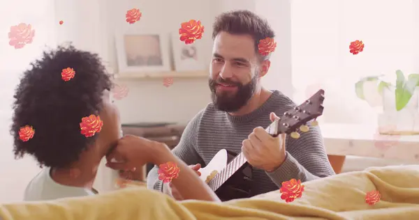 Birlikte Gitar Çalan Mutlu Çiftin Üzerindeki Çiçek Görüntüsü Lişki Aşk — Stok fotoğraf