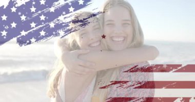 Amerika bayrağı ve yıldızların sahildeki beyaz kadın arkadaşlarla animasyonu. Vatanseverlik ve kutlama konsepti dijital olarak oluşturulmuş video.