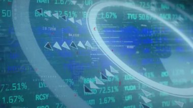 Kapsam taramasında finansal veri işleme animasyonu. Küresel finans, iş, bağlantılar, hesaplama ve veri işleme kavramı dijital olarak oluşturulmuş video.