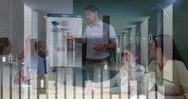 İş adamları üzerinde finansal veri işleme görüntüsü. global business, finans, data işleme ve dijital arayüz kavramı dijital olarak oluşturuldu.