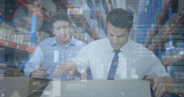 Depoda çalışan adamların istatistik ve mali veri işleme görüntüleri. küresel gönderim ve bağlantılar konsepti dijital olarak oluşturulmuş görüntü.