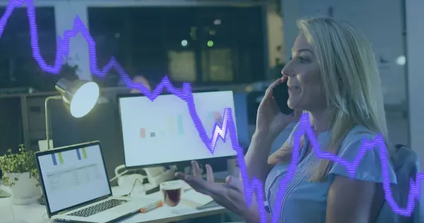 Bilde Databehandling Caucasian Forretningskvinne Som Jobber Kontoret Globalt Forretnings Finans – stockfoto