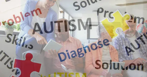 Kuva Värikkäitä Palapelin Paloja Autismi Tekstiä Yli Vanhempi Ystäviä Käyttämällä — kuvapankkivalokuva