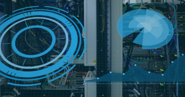 Bilgisayar sunucusundaki kablolar üzerinden tarama ve veri işleme görüntüsü. küresel hesaplama ve veri işleme kavramı dijital olarak oluşturulmuş resim.