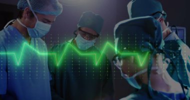 Ameliyat sırasında çeşitli cerrahların neon kalp atışlarının görüntüsü. Sağlık ve tıp konsepti dijital olarak oluşturulmuş görüntü.