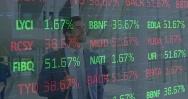 İş adamları üzerinden finansal veri işleme görüntüsü. küresel iş, bağlantılar ve veri işleme kavramı dijital olarak oluşturulmuş görüntü.