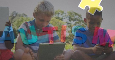 Renkli yapboz parçaları ve elektronik aletler kullanan çocukların arkadaşlarıyla ilgili otizm metinleri. otizm, öğrenme güçlüğü, destek ve farkındalık kavramı dijital olarak oluşturulmuş görüntü.