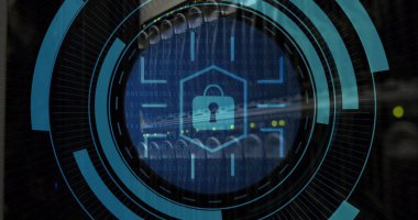 Sunucu odasına asma kilit simgesi resmi. Küresel iş ve dijital arayüz kavramı dijital olarak oluşturulmuş görüntü.