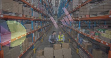 Depoda çalışan adamların istatistiklerinin incelenmesi. küresel gönderim, iş, dijital arayüz, teknoloji ve ağ konsepti dijital olarak oluşturuldu.