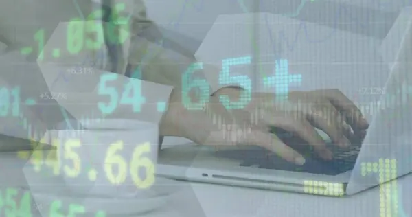 Bild Der Finanzdatenverarbeitung Über Den Menschen Mit Dem Laptop Globales — Stockfoto