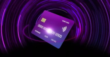 Siyah arka planda renkli çemberler üzerinden kredi kartı animasyonu. Finansal, ticari, bilgisayar ve dijital arayüz kavramı dijital olarak oluşturulmuş video.