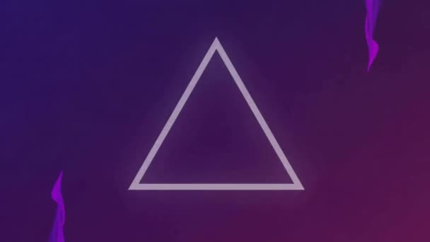 在白色三角形上移动的紫色形状的动画 图案和数字接口概念数字生成的视频 — 图库视频影像