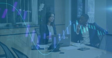 Ofisteki çeşitli iş adamlarıyla ilgili finansal veri işleme resmi. Küresel iş ve dijital arayüz kavramı dijital olarak oluşturulmuş görüntü.