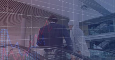 Yürüyen merdivendeki çeşitli iş adamlarının finansal verilerinin ve grafiklerinin görüntüsü. ticari, finans, ekonomi ve teknoloji konsepti dijital olarak oluşturulmuş imaj.