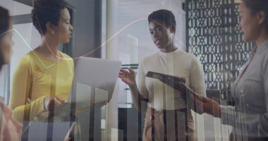 Ofisteki çeşitli iş adamlarının veri işleme görüntüsü. Küresel iş ve dijital arayüz kavramı dijital olarak oluşturulmuş görüntü.