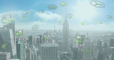 Şehir manzarası üzerinde veri işleme resmi. Küresel iş, finans, dijital arayüz, hesaplama ve veri işleme kavramı dijital olarak oluşturulmuş görüntü.
