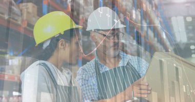 Depoda çalışan kadın ve erkek çalışanlara karşı mali veri işleme. lojistik ve ulaşım sektörü kavramı