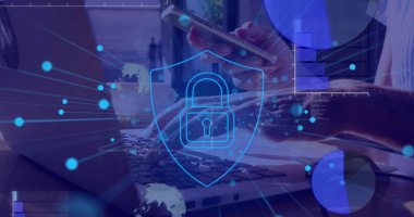 Akıllı telefon ve dizüstü bilgisayar kullanan bir kadının dijital simge ve veri işleme görüntüsü. dijital arayüz, iletişim ve teknoloji konsepti dijital olarak oluşturulmuş görüntü.