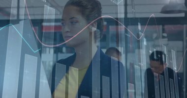 İş adamları üzerinden finansal veri işleme görüntüsü. küresel iş, bağlantılar ve veri işleme kavramı dijital olarak oluşturulmuş görüntü.