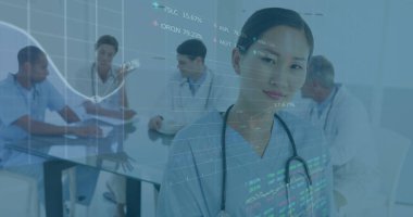 Çeşitli doktorların veri işleme görüntüsü. küresel tıp, sağlık ve veri işleme kavramı dijital olarak oluşturulmuş görüntü.