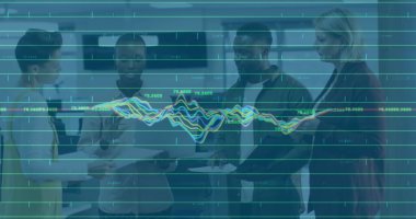 Ofisteki çeşitli iş adamlarıyla ilgili finansal veri işleme resmi. Küresel iş ve dijital arayüz kavramı dijital olarak oluşturulmuş görüntü.