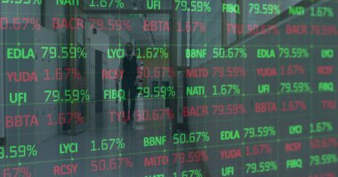 Kafkas işadamının mali veri işleme görüntüsü. iş, dijital arayüz ve veri işleme kavramı dijital olarak oluşturulmuş görüntü.