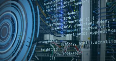 Sunucu odasında veri işleme ve metin resmi. Bilgisayar arayüzü ve teknoloji kavramı.