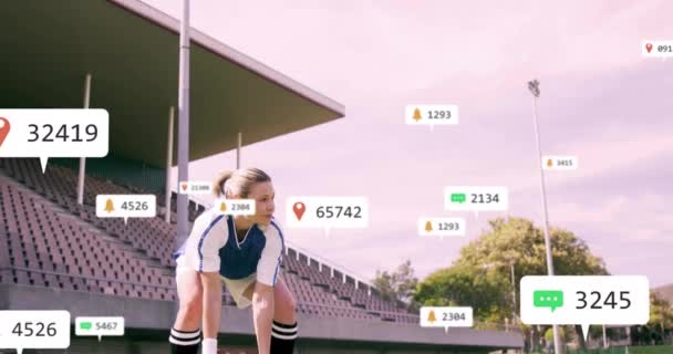 Animação Notificações Mídia Social Sobre Futebol Feminino Caucasiano Jogando Bola — Vídeo de Stock