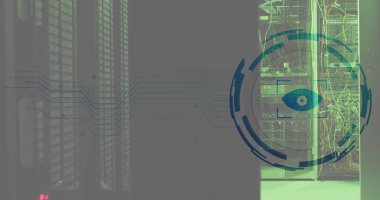 Bilgisayar sunucu odasındaki göz retina yuvarlak tarayıcısının görüntüsü. Siber güvenlik ve iş veri depolama teknolojisi kavramı