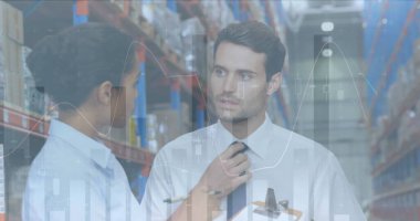 Depoda çalışan kadın ve erkeğin istatistik ve mali veri işleme görüntüsü. küresel gönderim ve bağlantılar konsepti dijital olarak oluşturulmuş görüntü.